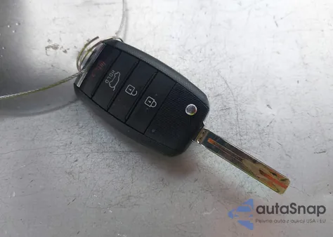 2015 Kia Sedona Lx z USA, uszkodzony, nr VIN KNDMB5C16F6044880